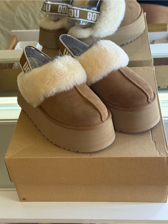 UGG Shoes - UGG Funkette Platform Slippers Chestnut Shearling Logo Strap Women’s 8